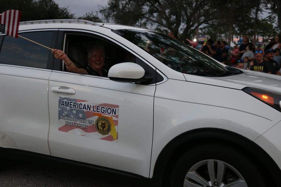 Poinsettia_parade_festival_20231202 (162)