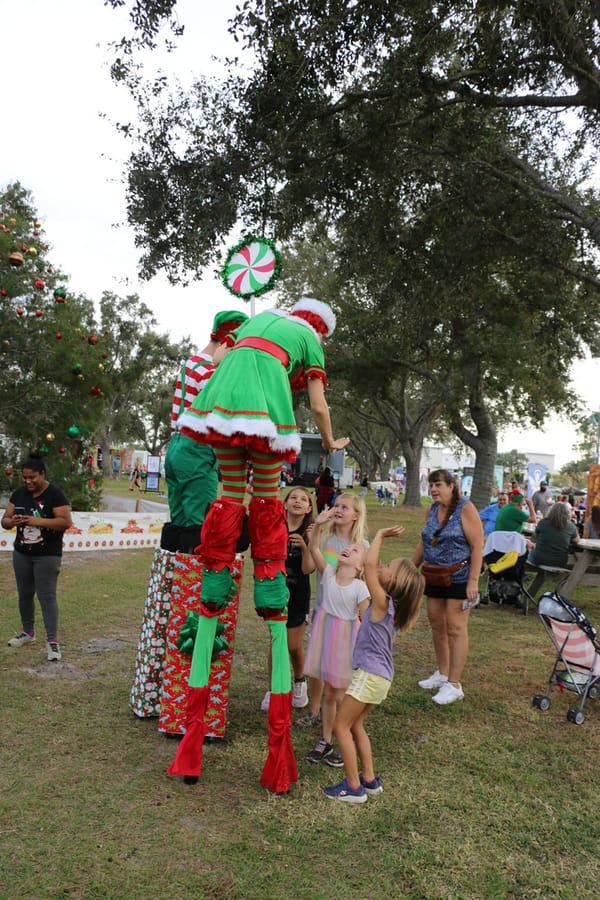 Poinsettia_parade_festival_20231202 (73)