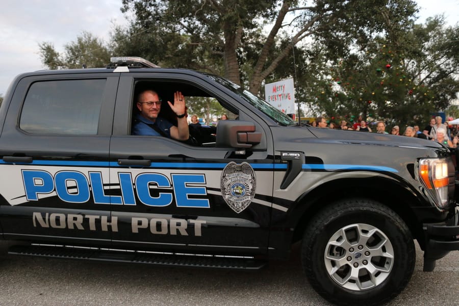 Poinsettia_parade_festival_20231202 (95)