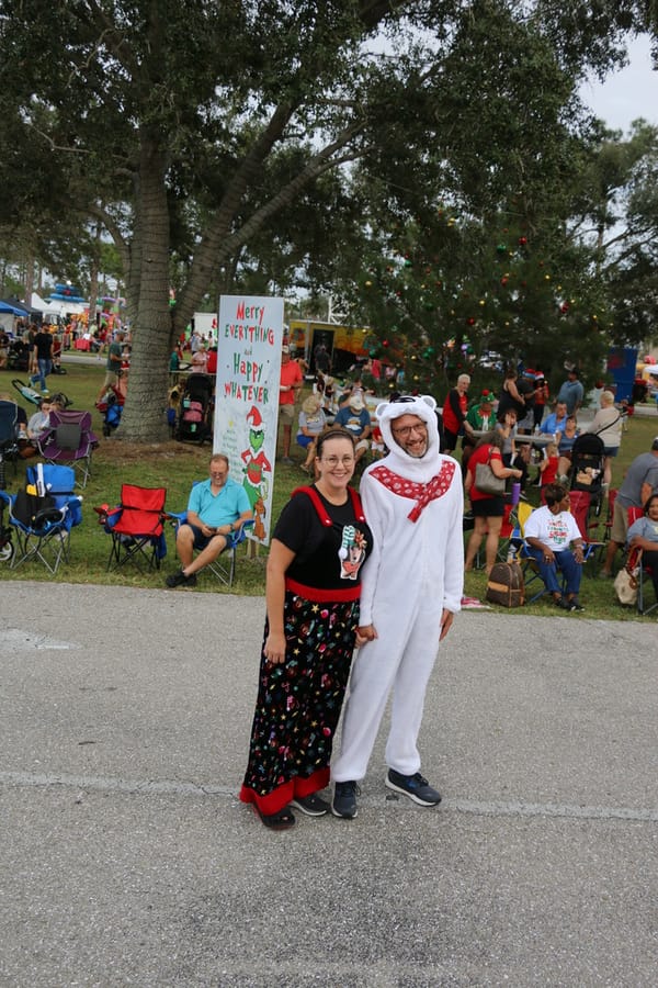 Poinsettia_parade_festival_20231202 (83)