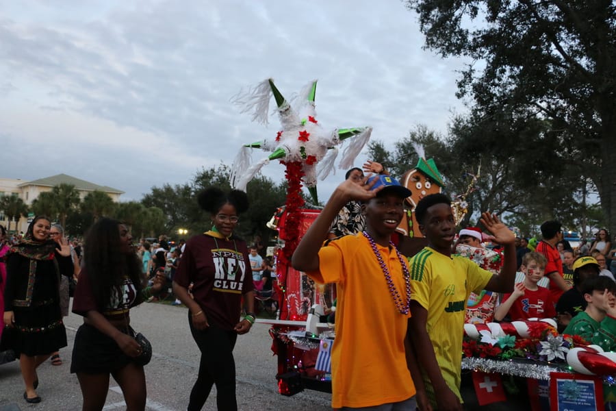 Poinsettia_parade_festival_20231202 (196)