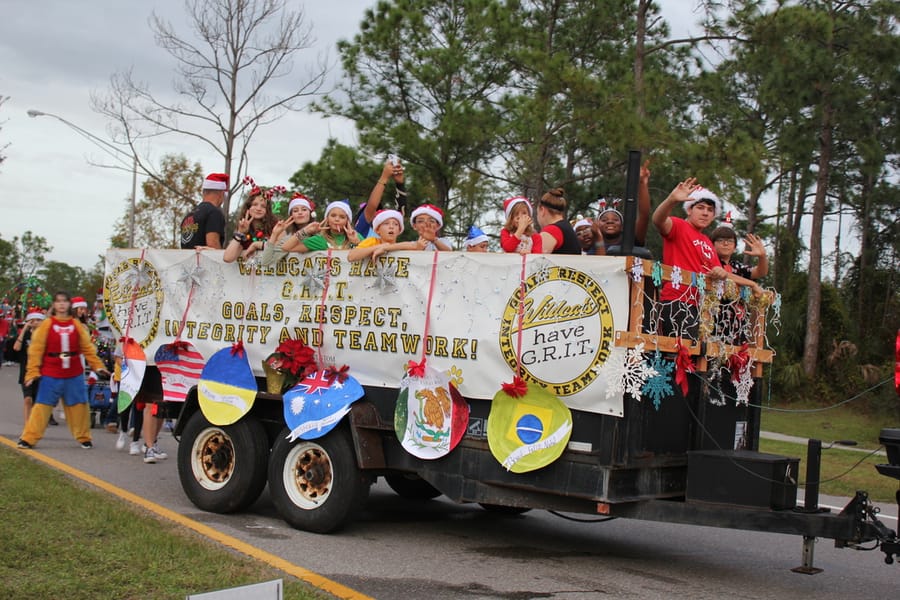 Poinsettia_parade_festival_20231202 (604)