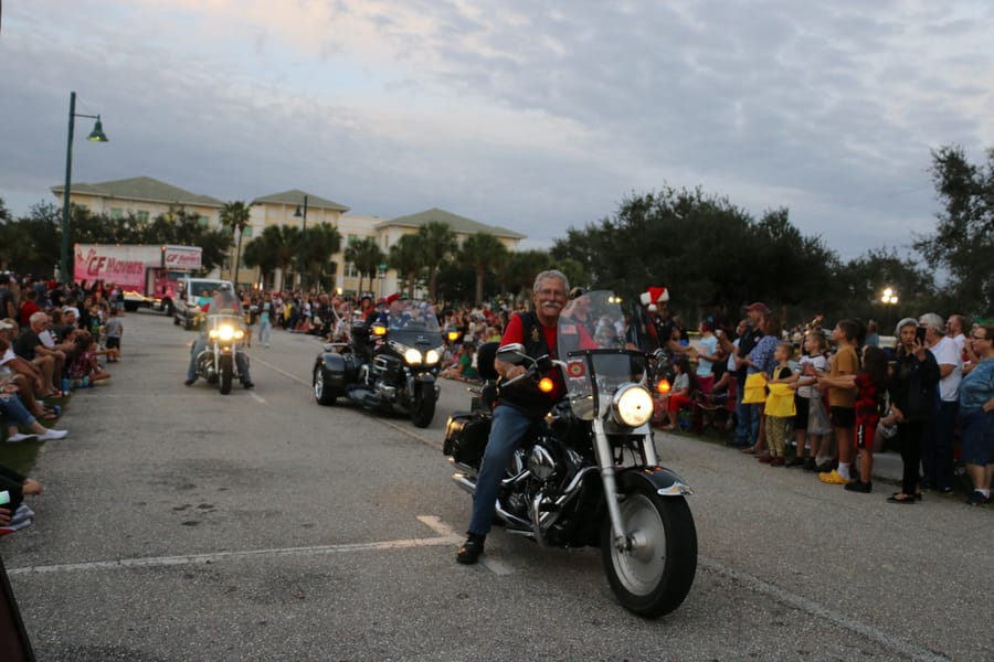 Poinsettia_parade_festival_20231202 (171)