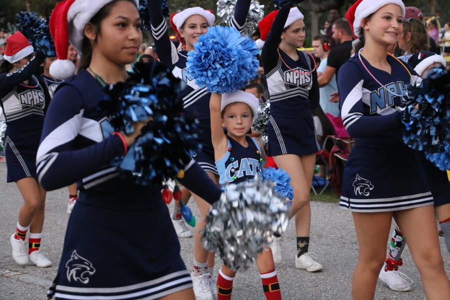 Poinsettia_parade_festival_20231202 (257)