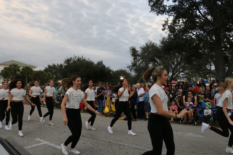 Poinsettia_parade_festival_20231202 (146)