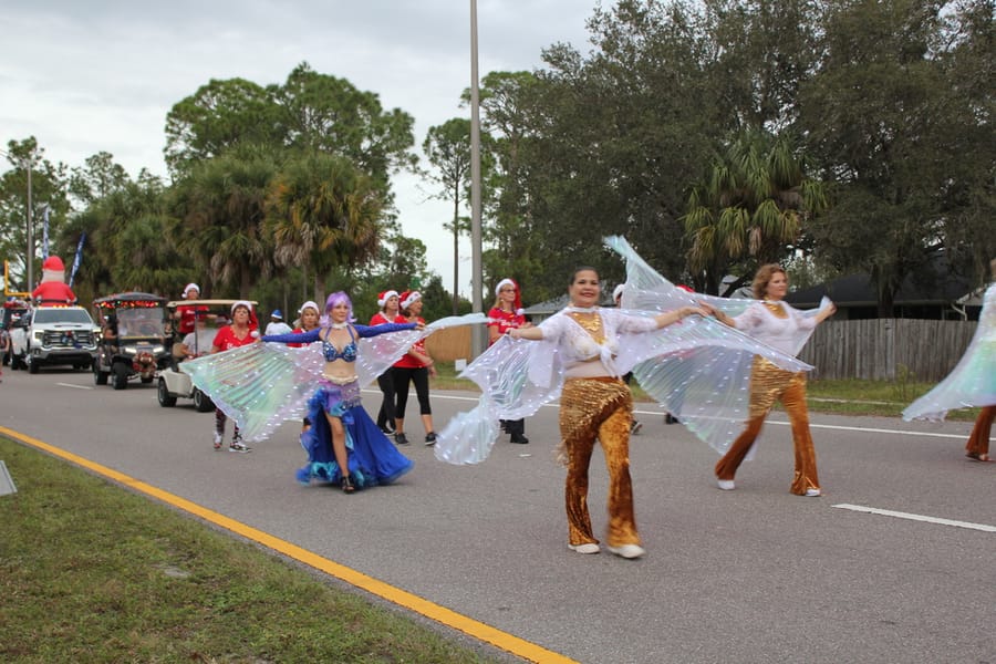 Poinsettia_parade_festival_20231202 (594)