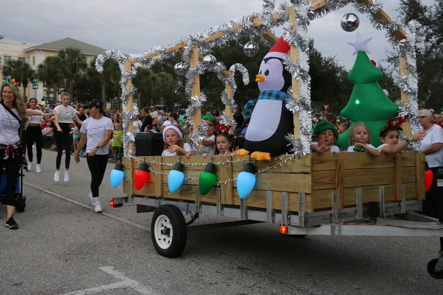 Poinsettia_parade_festival_20231202 (143)