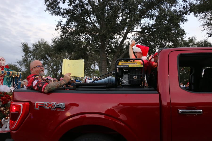 Poinsettia_parade_festival_20231202 (165)