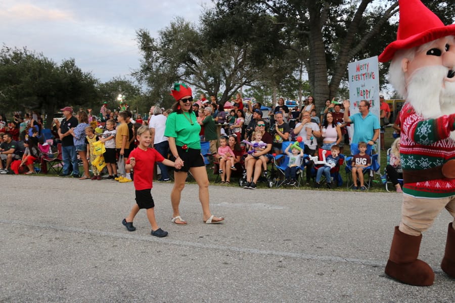 Poinsettia_parade_festival_20231202 (104)
