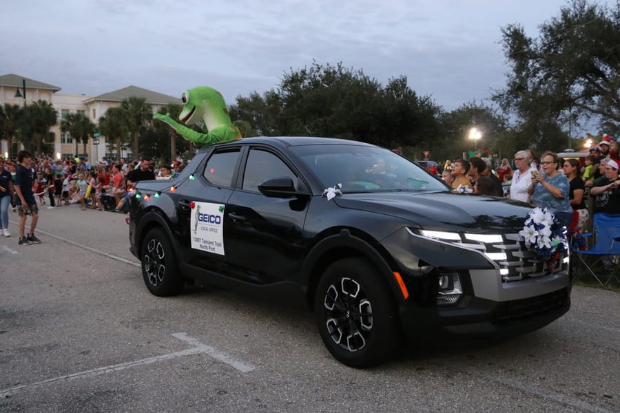 Poinsettia_parade_festival_20231202 (264)