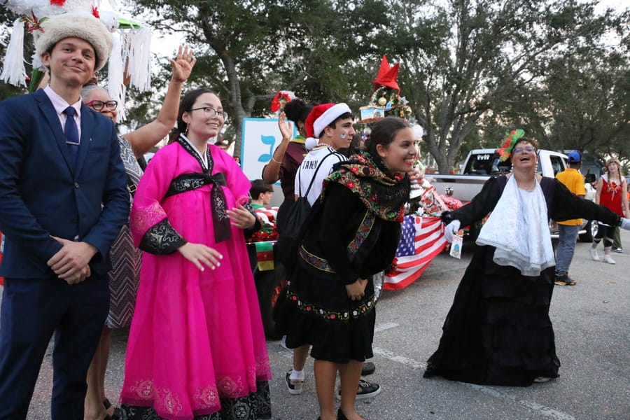 Poinsettia_parade_festival_20231202 (198)