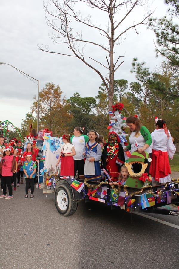 Poinsettia_parade_festival_20231202 (605)