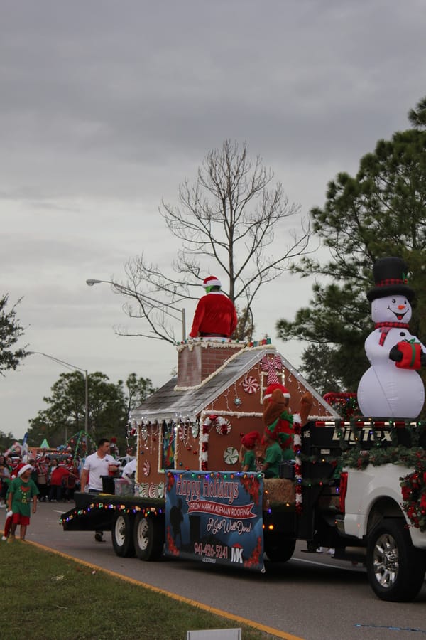 Poinsettia_parade_festival_20231202 (602)