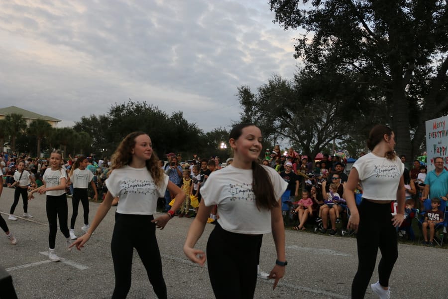 Poinsettia_parade_festival_20231202 (150)