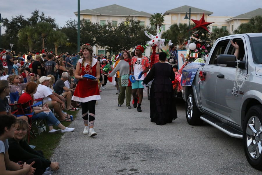 Poinsettia_parade_festival_20231202 (190)
