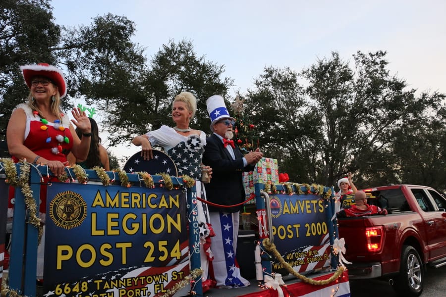 Poinsettia_parade_festival_20231202 (169)