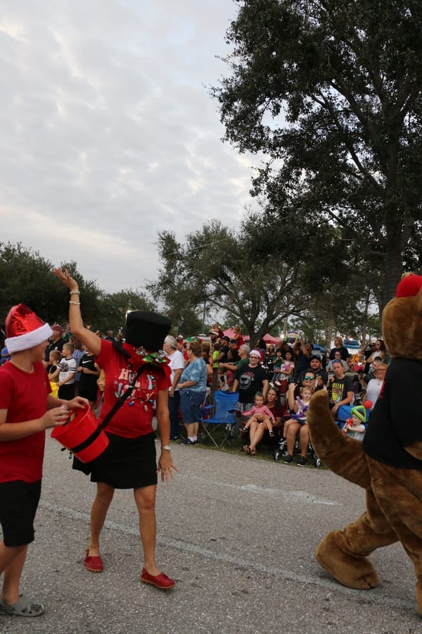 Poinsettia_parade_festival_20231202 (134)