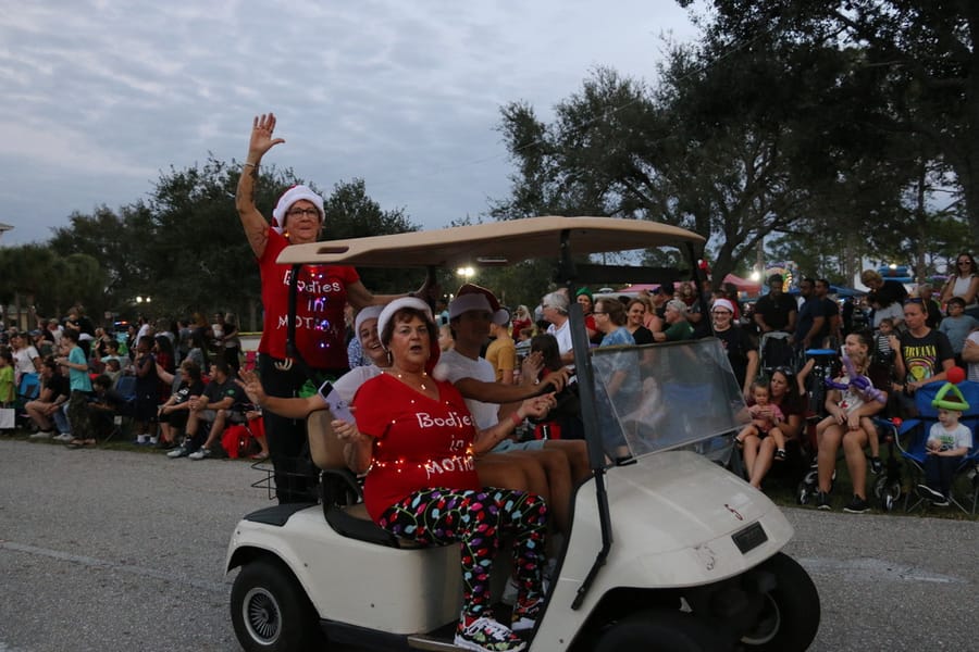Poinsettia_parade_festival_20231202 (236)