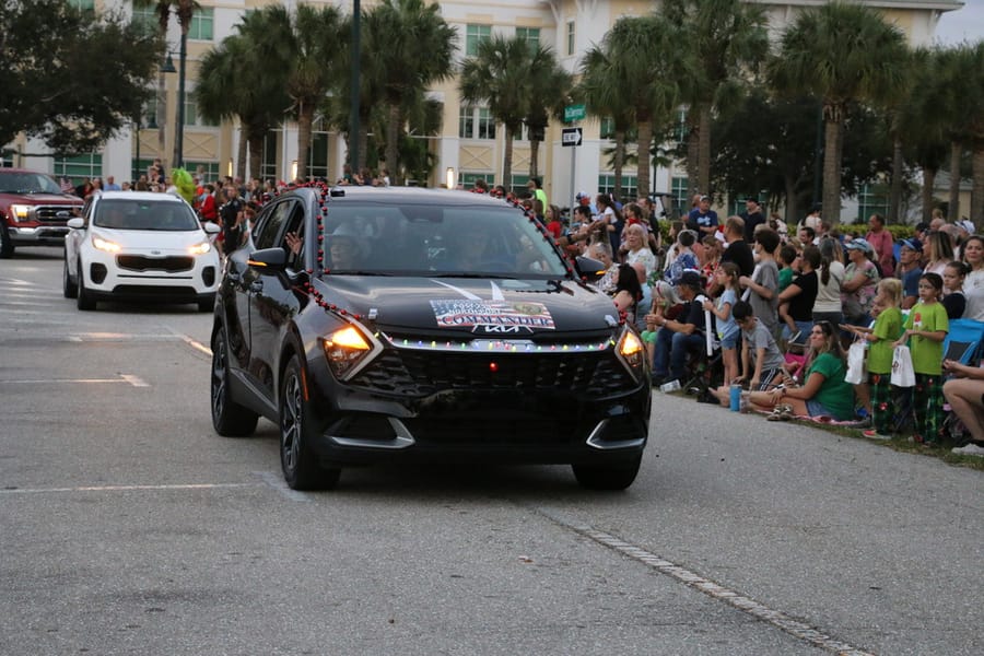 Poinsettia_parade_festival_20231202 (157)