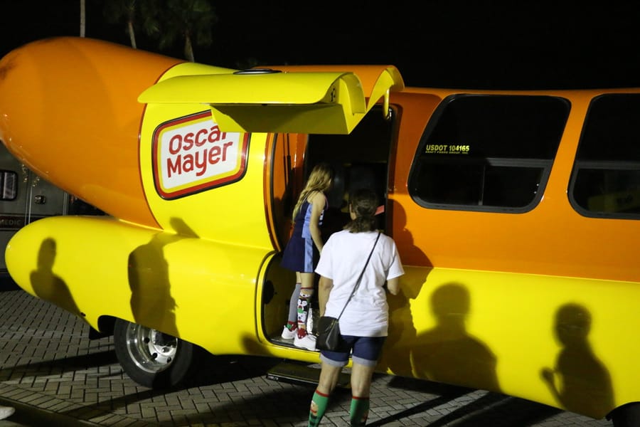 Poinsettia_parade_festival_20231202 (472)