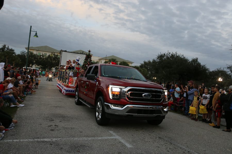 Poinsettia_parade_festival_20231202 (164)