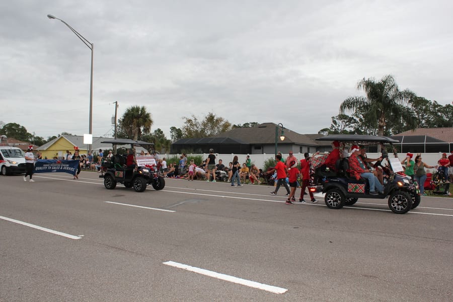Poinsettia_parade_festival_20231202 (581)