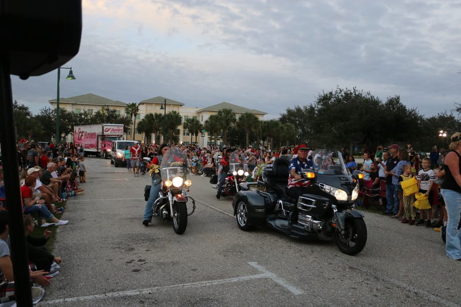 Poinsettia_parade_festival_20231202 (172)