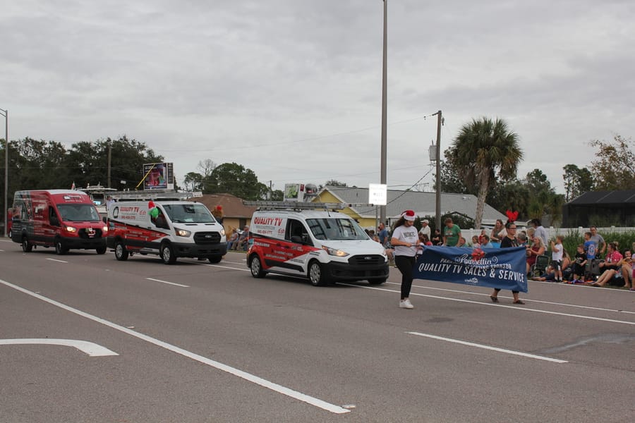 Poinsettia_parade_festival_20231202 (582)