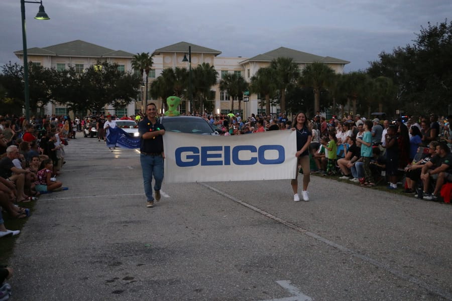 Poinsettia_parade_festival_20231202 (263)