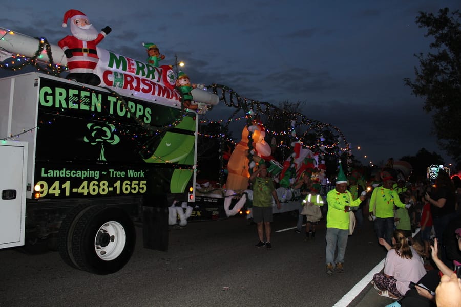 Poinsettia_parade_festival_20231202 (625)