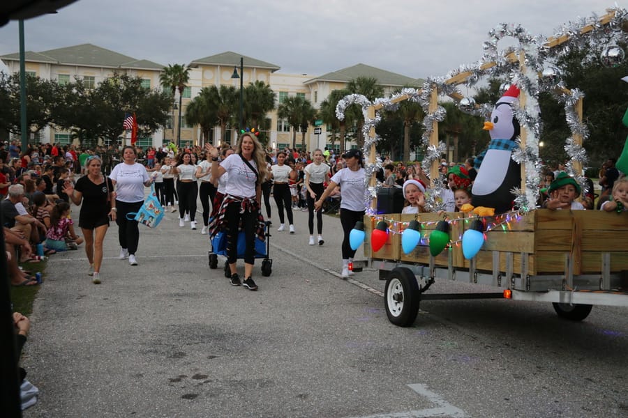 Poinsettia_parade_festival_20231202 (142)