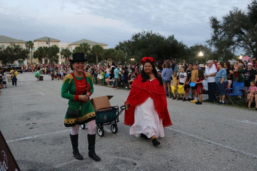 Poinsettia_parade_festival_20231202 (199)