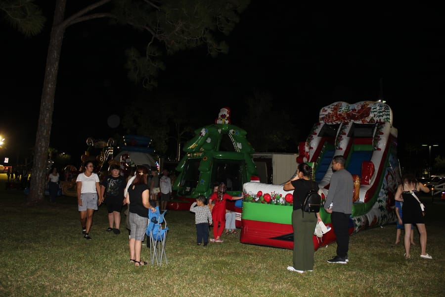 Poinsettia_parade_festival_20231202 (632)