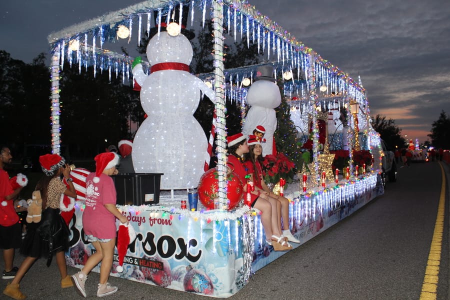Poinsettia_parade_festival_20231202 (622)