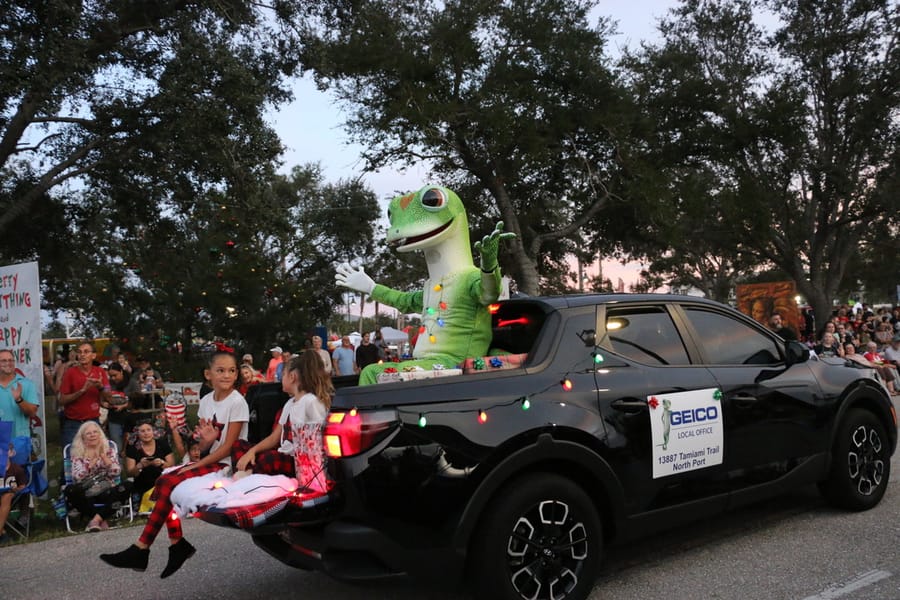 Poinsettia_parade_festival_20231202 (265)