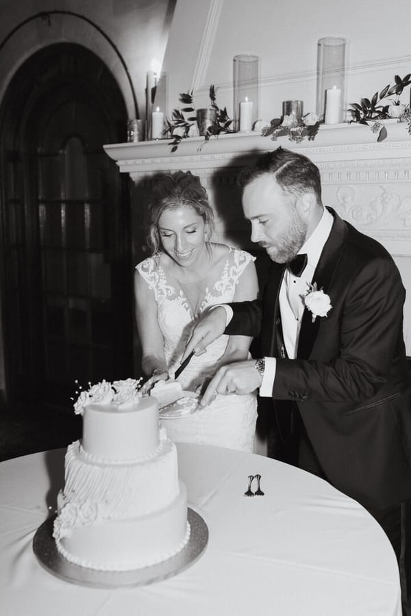 Erin & Dan's Wedding_Sneak Peek-29