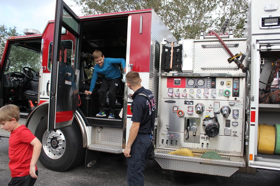 winter_camp_touch-a-truck_20240104 (44)