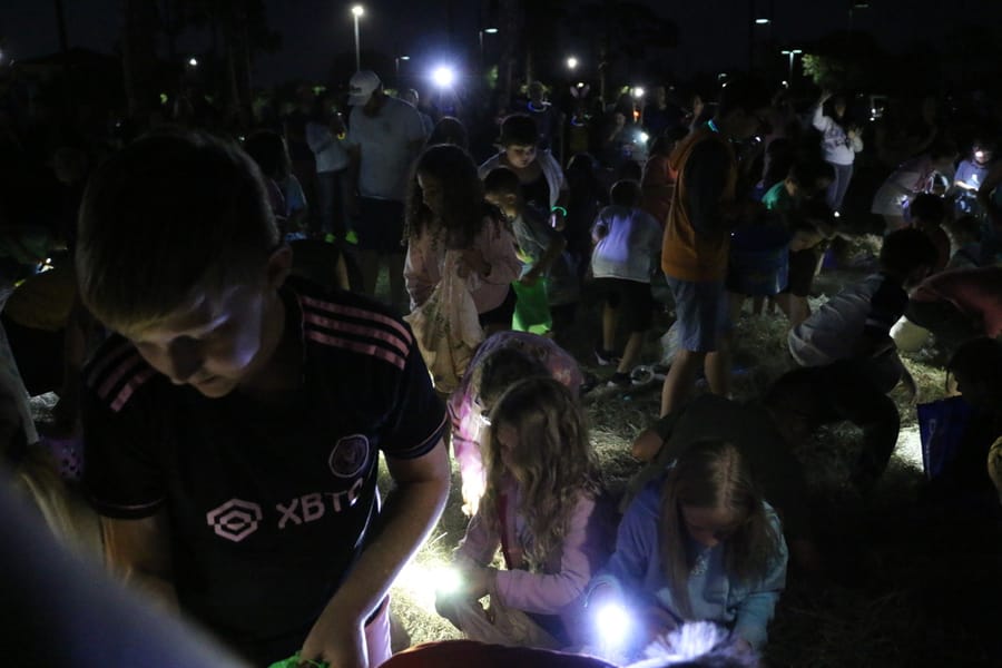 Flashlight_Egg_Hunt_20240329 (204)