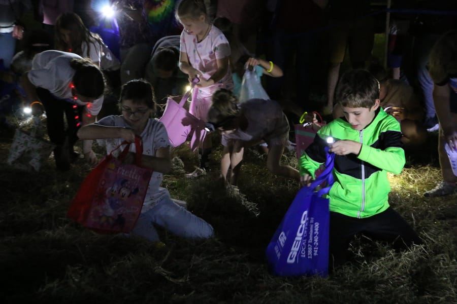 Flashlight_Egg_Hunt_20240329 (190)