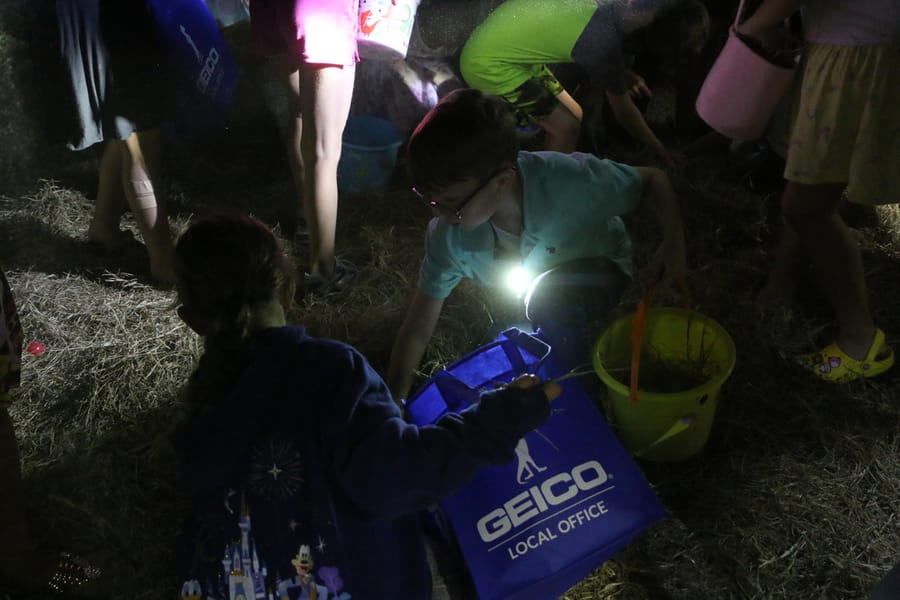 Flashlight_Egg_Hunt_20240329 (213)